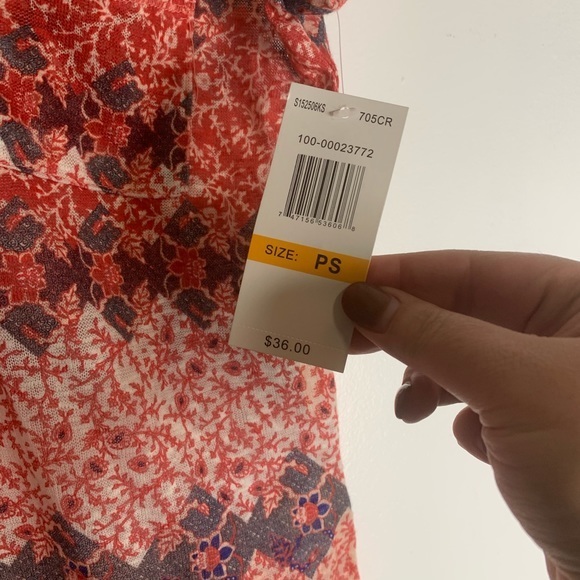 Kate & Sam Short Sleeve V Neck Sheer T-Shirt - Picture 5 of 11